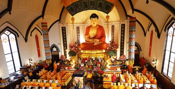 San Francisco Hua Zang Si Temple Celebrates 20th Anniversary with Charity Event: “Love Without Limits” Donation Drive Photo Courtesy: Joyce Lee (The Hua Zang Si Temple held a Dharma Assembly to celebrate the Holy Birthday of Amitabha Buddha)