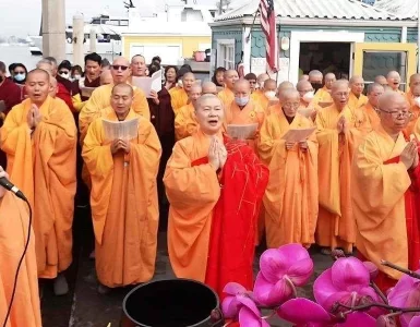 Photo of Photo Courtesy: Joyce Lee H.H. Dorje Chang Buddha III Cultural and Art Museum held a Life Release Event in Marina Del Rey, California to commemorate H.H. Dorje Chang Buddha III Day. Jiaozun Zhengda, Vice President of the World Buddhism Association Headquarters, was invited to preside over the Life Release Event.